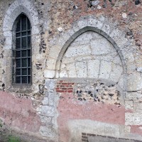 Portail et fenêtre du mur nord de la nef (2006)