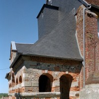 La façade et le porche vus du sud-ouest (2003)